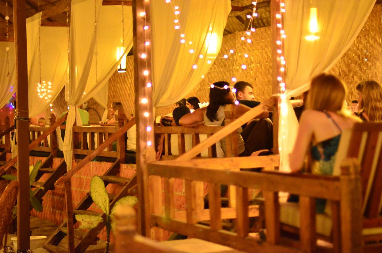 Sea Bird Beach Cafe & Cottages Morjim Exteriér fotografie