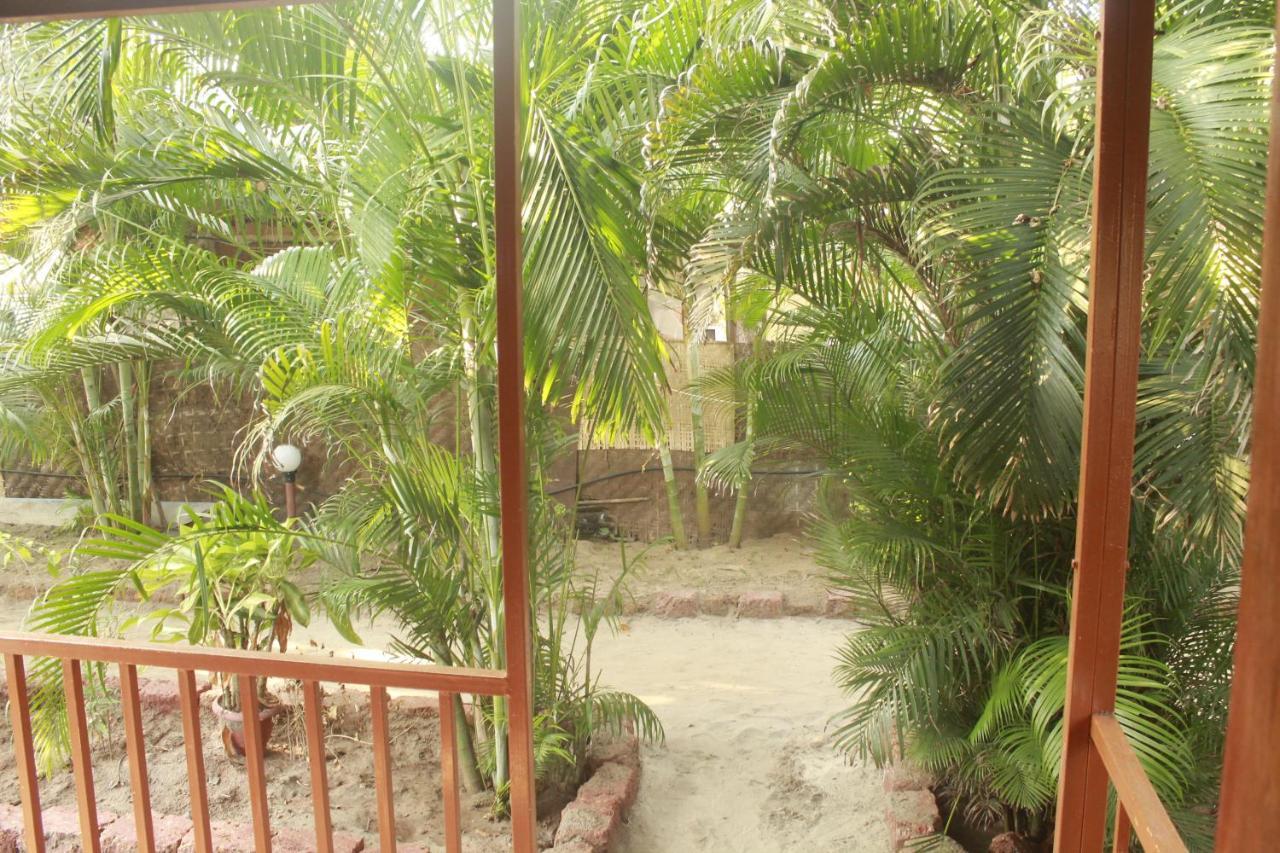 Sea Bird Beach Cafe & Cottages Morjim Exteriér fotografie