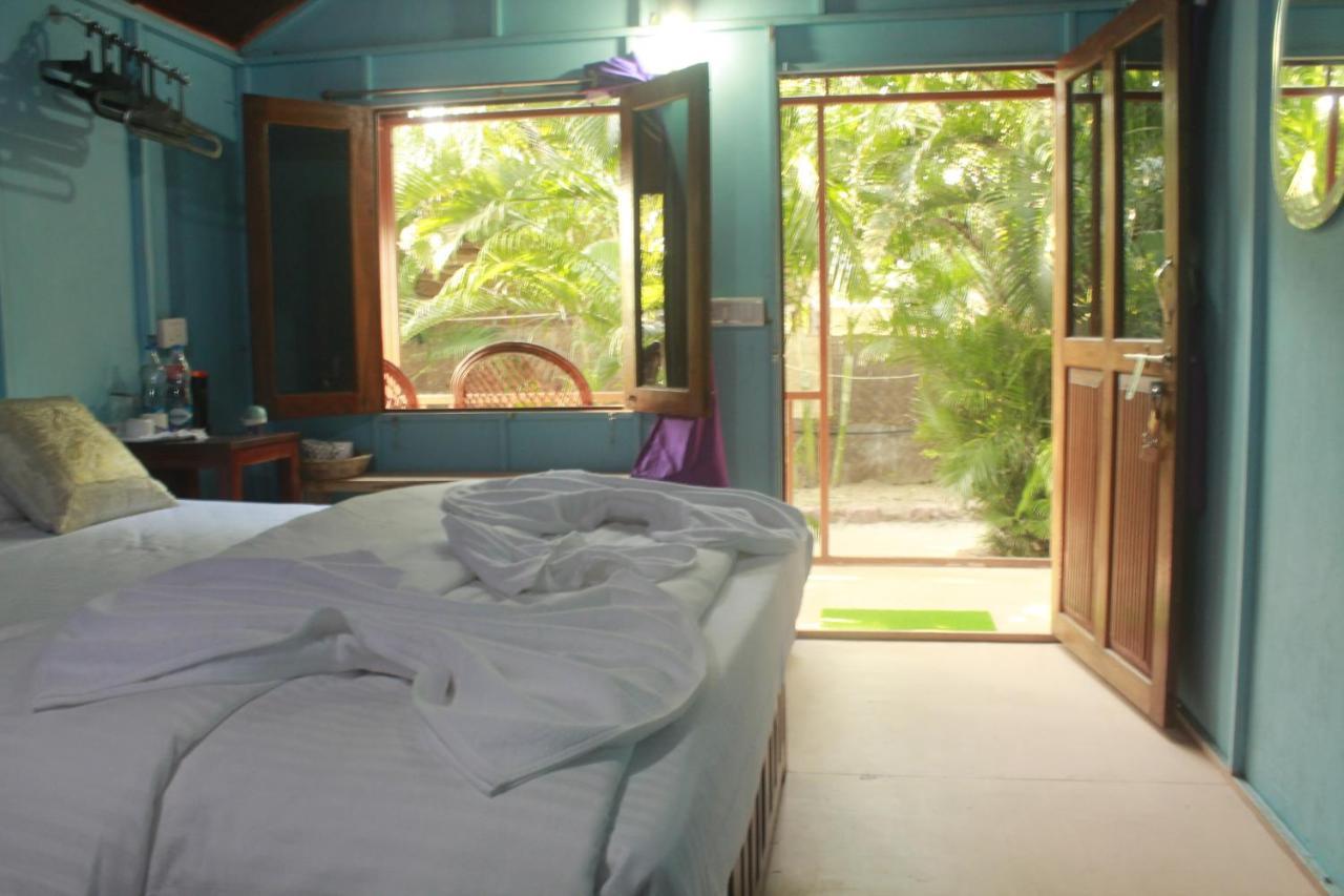 Sea Bird Beach Cafe & Cottages Morjim Exteriér fotografie