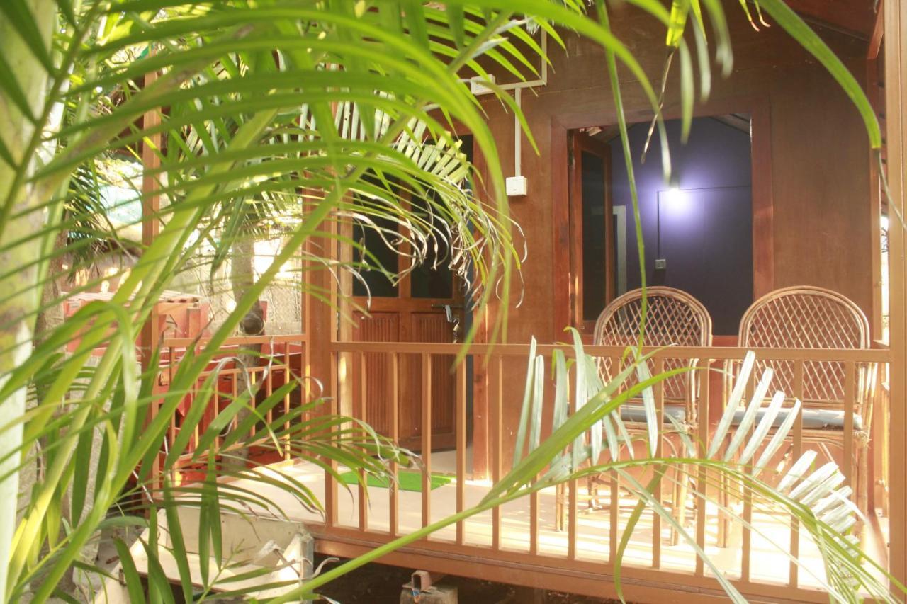 Sea Bird Beach Cafe & Cottages Morjim Exteriér fotografie