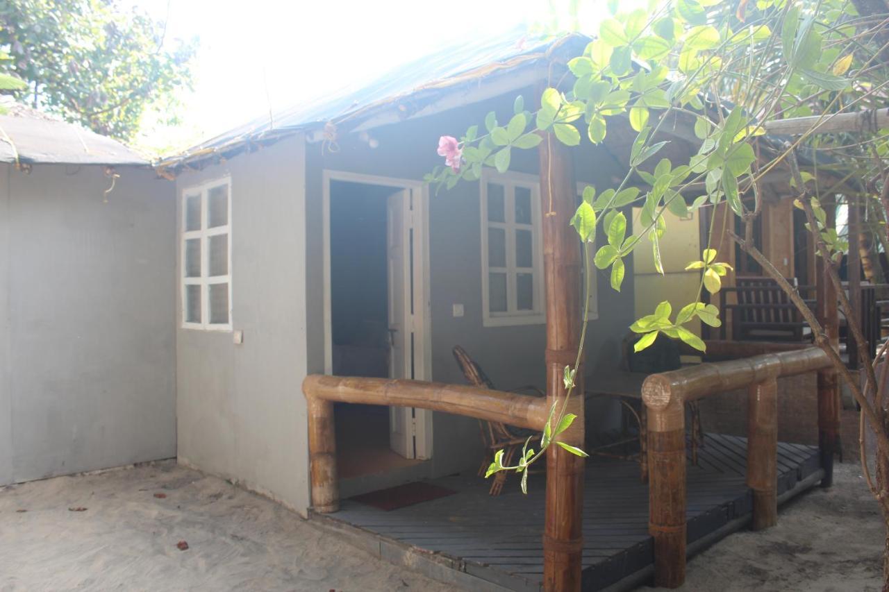Sea Bird Beach Cafe & Cottages Morjim Exteriér fotografie