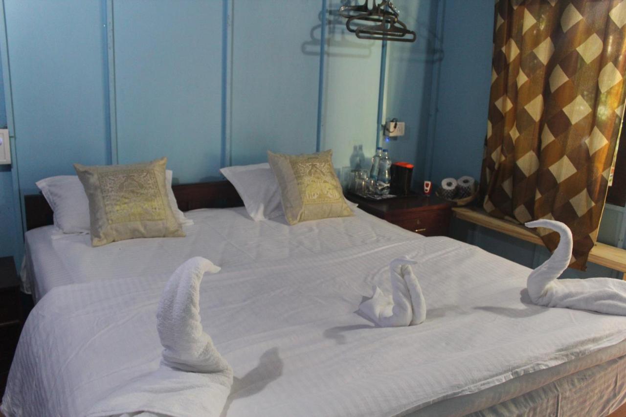 Sea Bird Beach Cafe & Cottages Morjim Exteriér fotografie