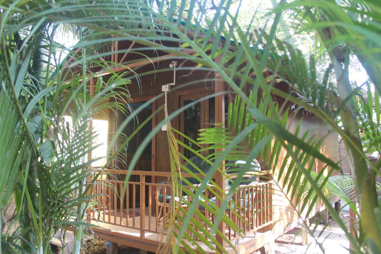 Sea Bird Beach Cafe & Cottages Morjim Exteriér fotografie