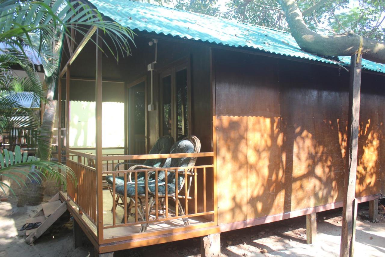 Sea Bird Beach Cafe & Cottages Morjim Exteriér fotografie