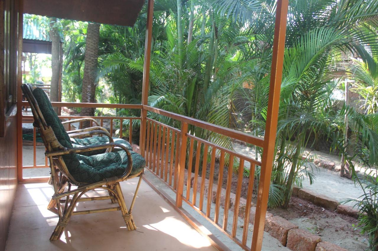 Sea Bird Beach Cafe & Cottages Morjim Exteriér fotografie