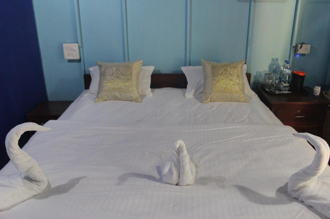 Sea Bird Beach Cafe & Cottages Morjim Exteriér fotografie